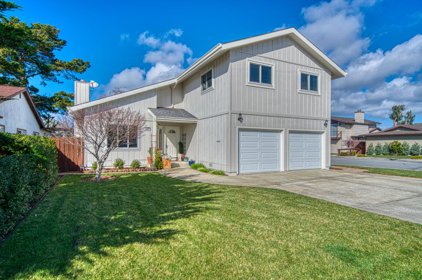 241 Spruce ST, Half Moon Bay