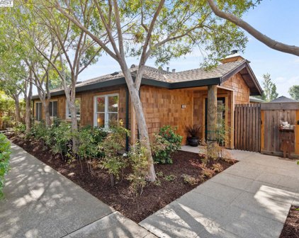 631 Centre Ct, Alameda
