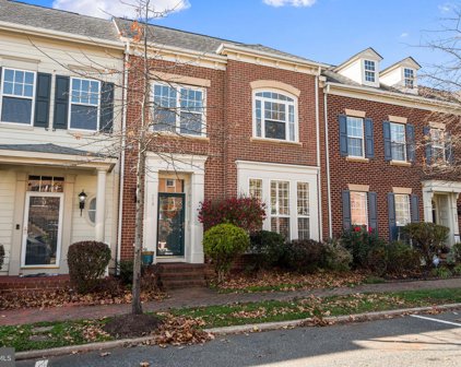 719 Belmont Bay Dr, Woodbridge
