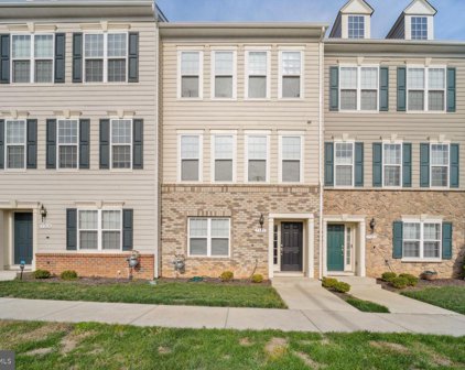 7321 Wood Trail Dr, Lanham