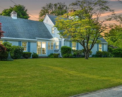 25 Pequot  Road, Pawtucket