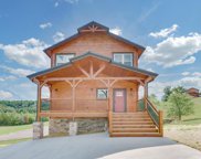 739 Bullwinkle Way, Sevierville image