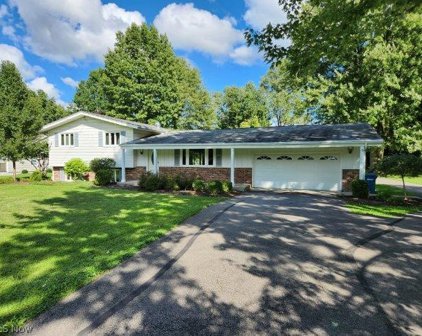 9371 Usher  Road, Olmsted Township