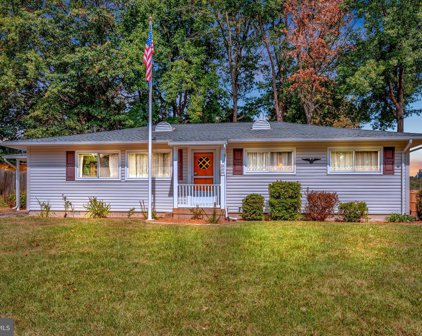 900 Regency Rd, Woodbridge