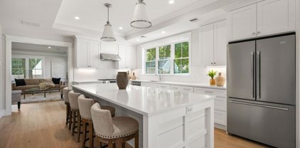 8 Westfield Road, Natick