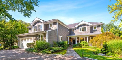 6236 Clearwood Rd, Bethesda