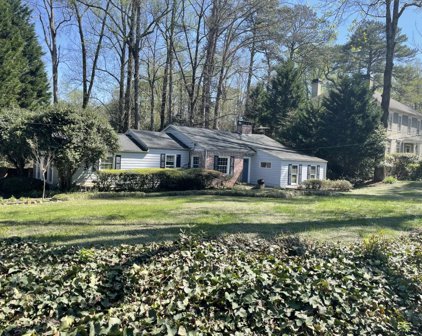3863 Lake Forrest Ne Drive, Atlanta