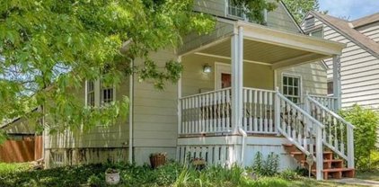 6042 Charlotte Street, Kansas City