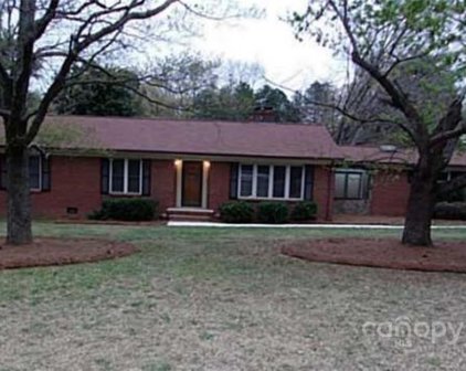 2016 Stallings  Road, Matthews