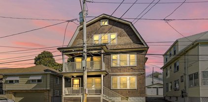 15 Belmont Park, Everett