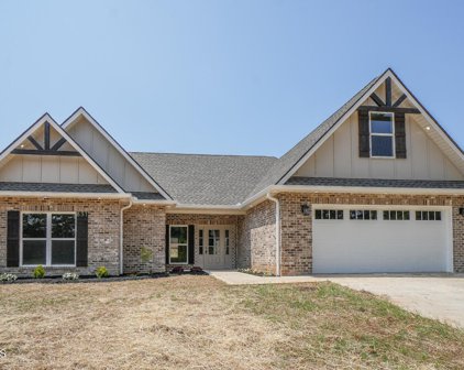 831 Pinebrooke Drive, Maryville