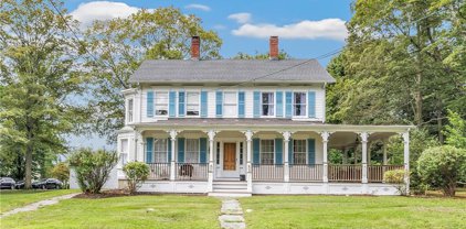 5385 Main Street, Trumbull