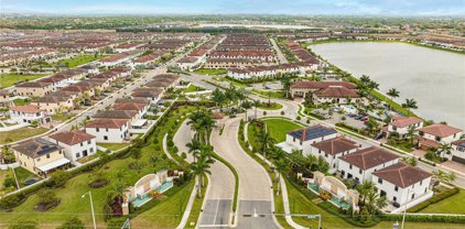 10810 W 33rd Ln Unit #10810, Hialeah