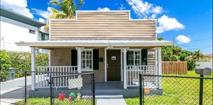 406 Foster Rd, Hallandale Beach