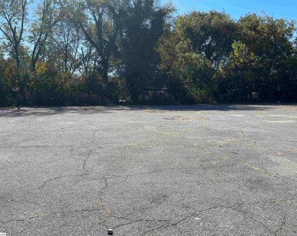 W Bramlett Road, Greenville