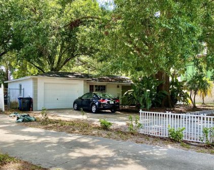 6908 Spencer Circle, Tampa