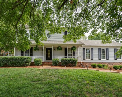 6712 N Creekwood Dr, Brentwood