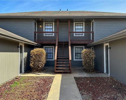2100 SW 8TH Street, Blue Springs