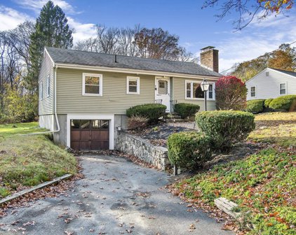 85 Oak Hill Road, Southborough