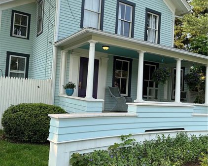 85 Main Street, Essex