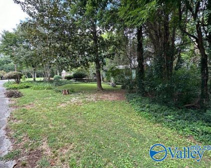 622 Hillmont Street, Huntsville