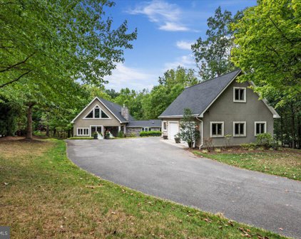678 Lake Serene Dr, Winchester