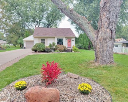 39401 Winkler, Harrison Twp