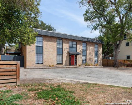 221 E Craig Pl, San Antonio