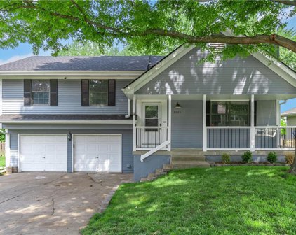 2020 NE Knollbrook Street, Lee's Summit