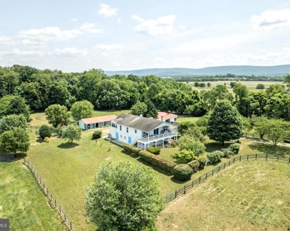 537 Cannon Ball Rd, Berryville