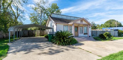 2206 S Velasco Street, Angleton