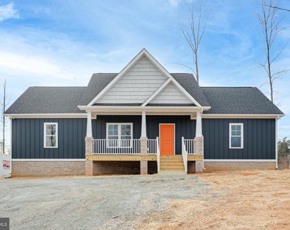 240 Goldenberry Ln, Louisa