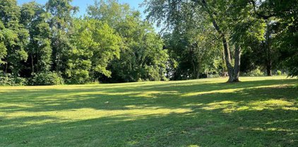 Emerald Dr, Falling Waters