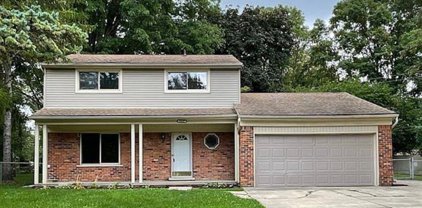 8834 DUBLIN, Sterling Heights