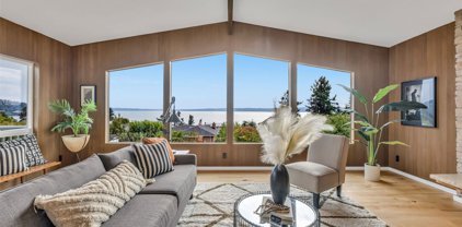 12137 Marine View Drive SW, Burien