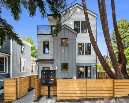 6761 25th Avenue NW, Seattle