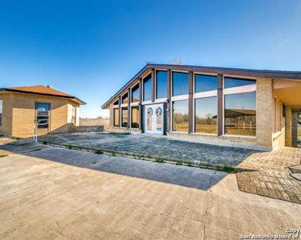 1168 County Road 304, Floresville