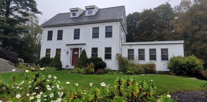 210 Wood Street, Hopkinton