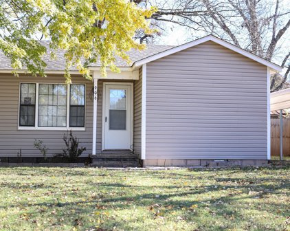 906 S 4th, Davis