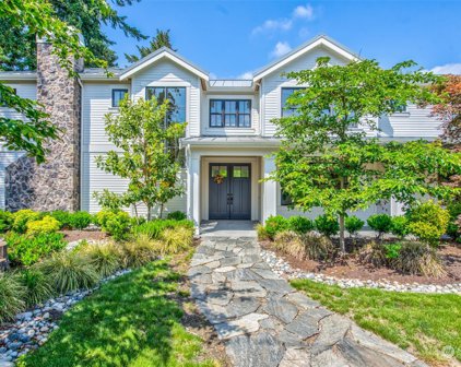 801 80th Ave NE, Medina