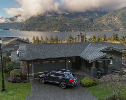 800 Ocean Crest Drive, West Vancouver