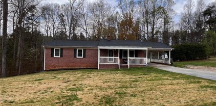 5802 Mendenhall Road, Archdale