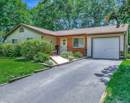 8 Elkin Drive, Middle Island