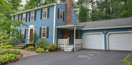 4 Hazeltine Rd, Upton