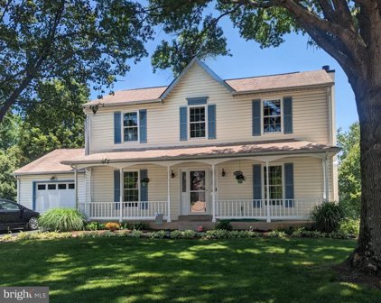 1449 Kingsvale Cir, Herndon