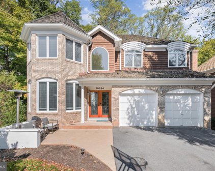 10324 Thornbush Ln, Bethesda