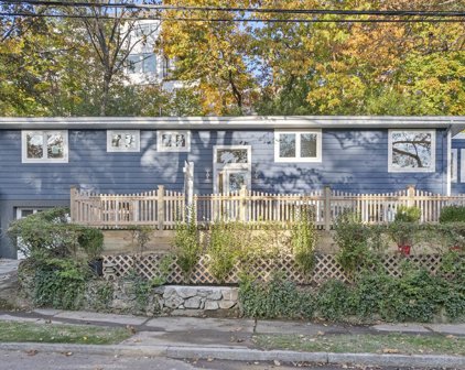 103 Wallis Rd., Brookline