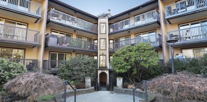 9847 Manchester Drive Unit 327, Burnaby