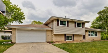 2000 W Spring Ridge Drive, Arlington Heights