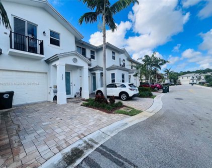 6987 Pines Cir, Coconut Creek